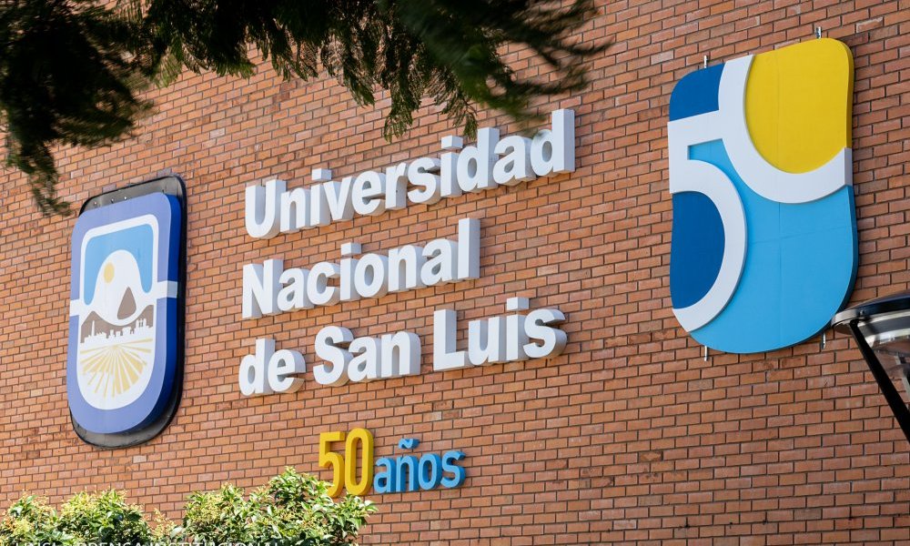 230327-Escudo-UNSL-50-años-10-de-17-1000×600